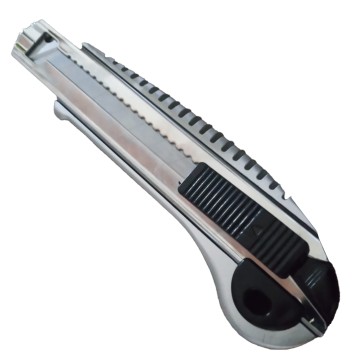 CUTTER METALICO RETRACTIL 18MM FMT