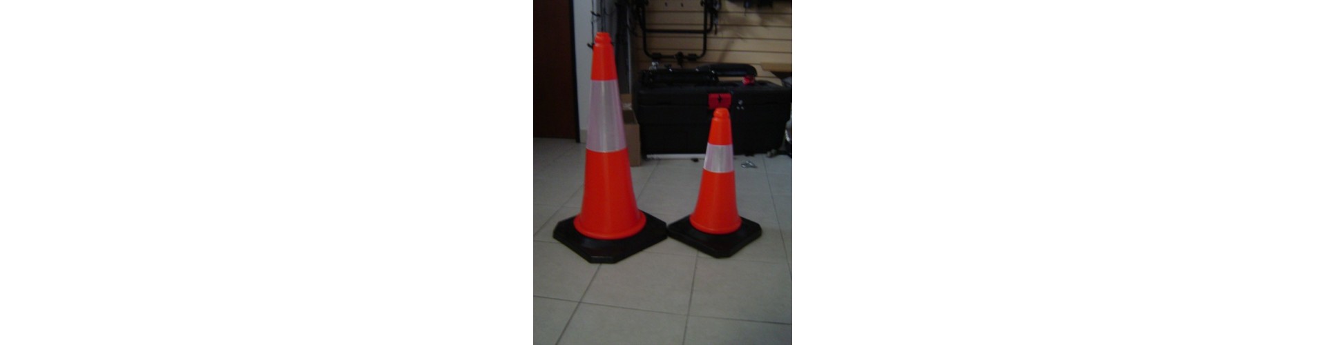 CONO C/ REFLECTIVO DE 10CM - C/ BASE DE GOMA 50 CM DP